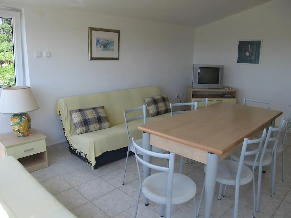 Apartment Franjo بولا