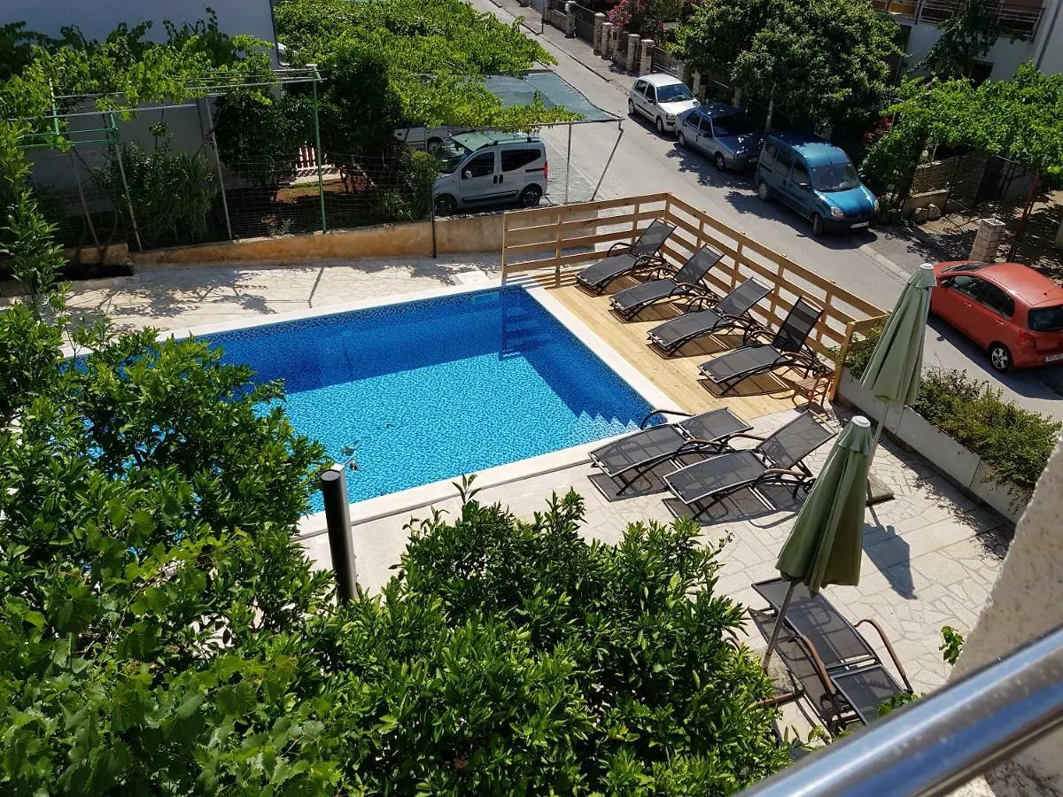 Apartment Franjo بولا